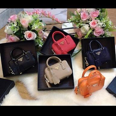 Prada mini